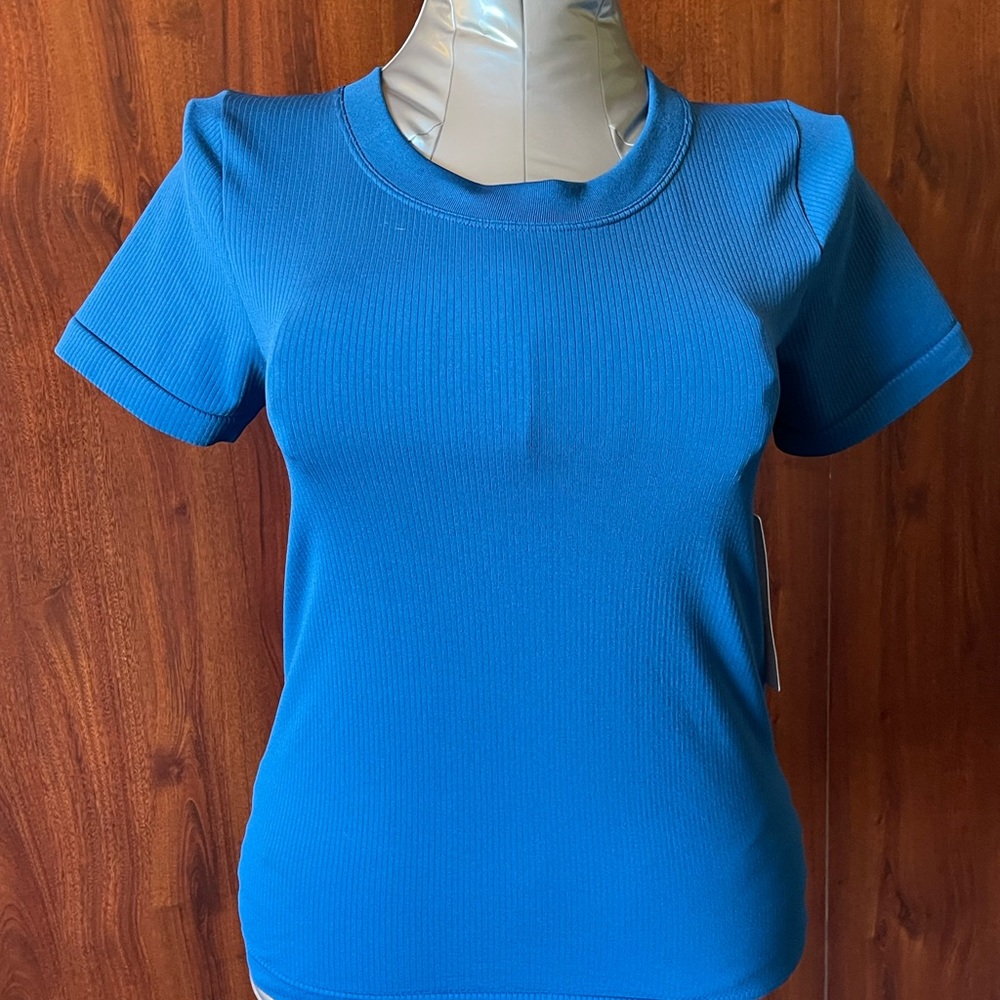 NWT Athleta Blue Fitted Short Sleeve T-Shirt